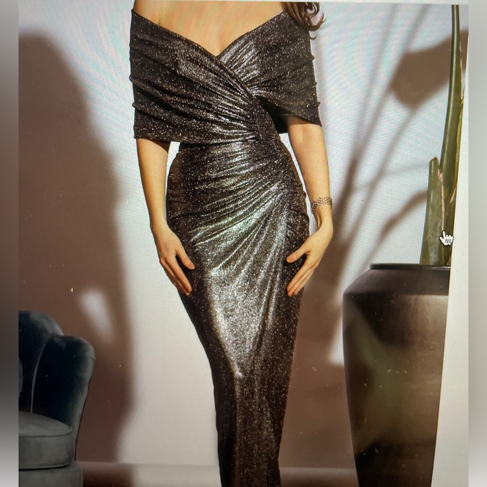 Rhea Costa gown size 10